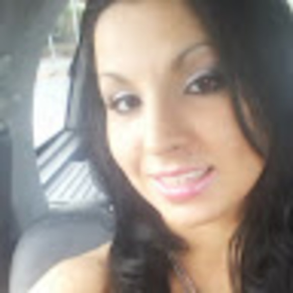 Meet your Posher, Nicole - Picture 1 of 1